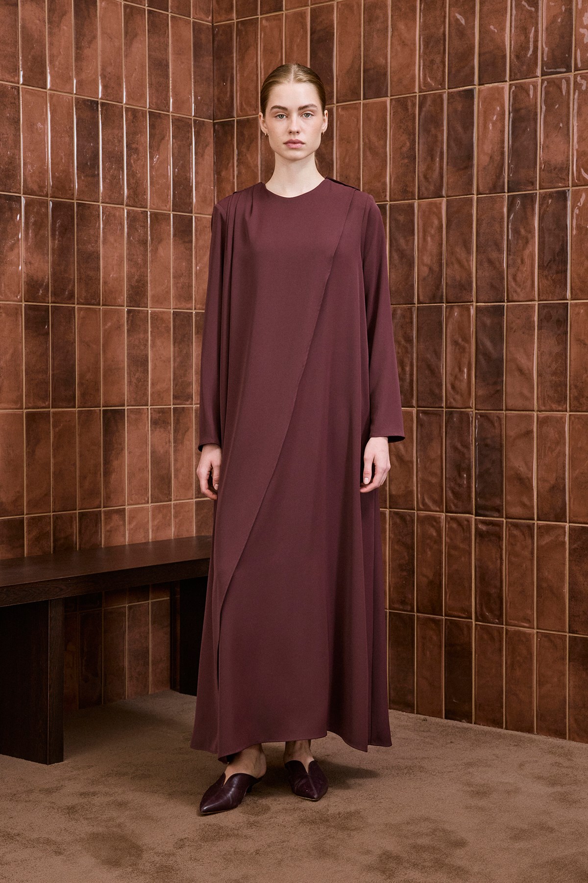 AMARA CREPE KAPAK DETAIL DRESS BURGUNDY