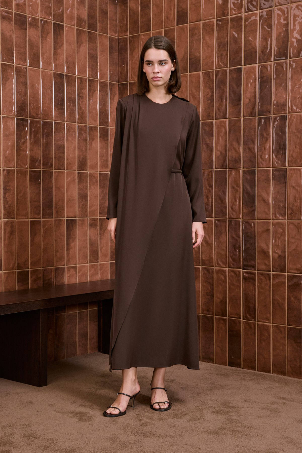 AMARA CREPE KAPAK DETAIL DRESS BROWN