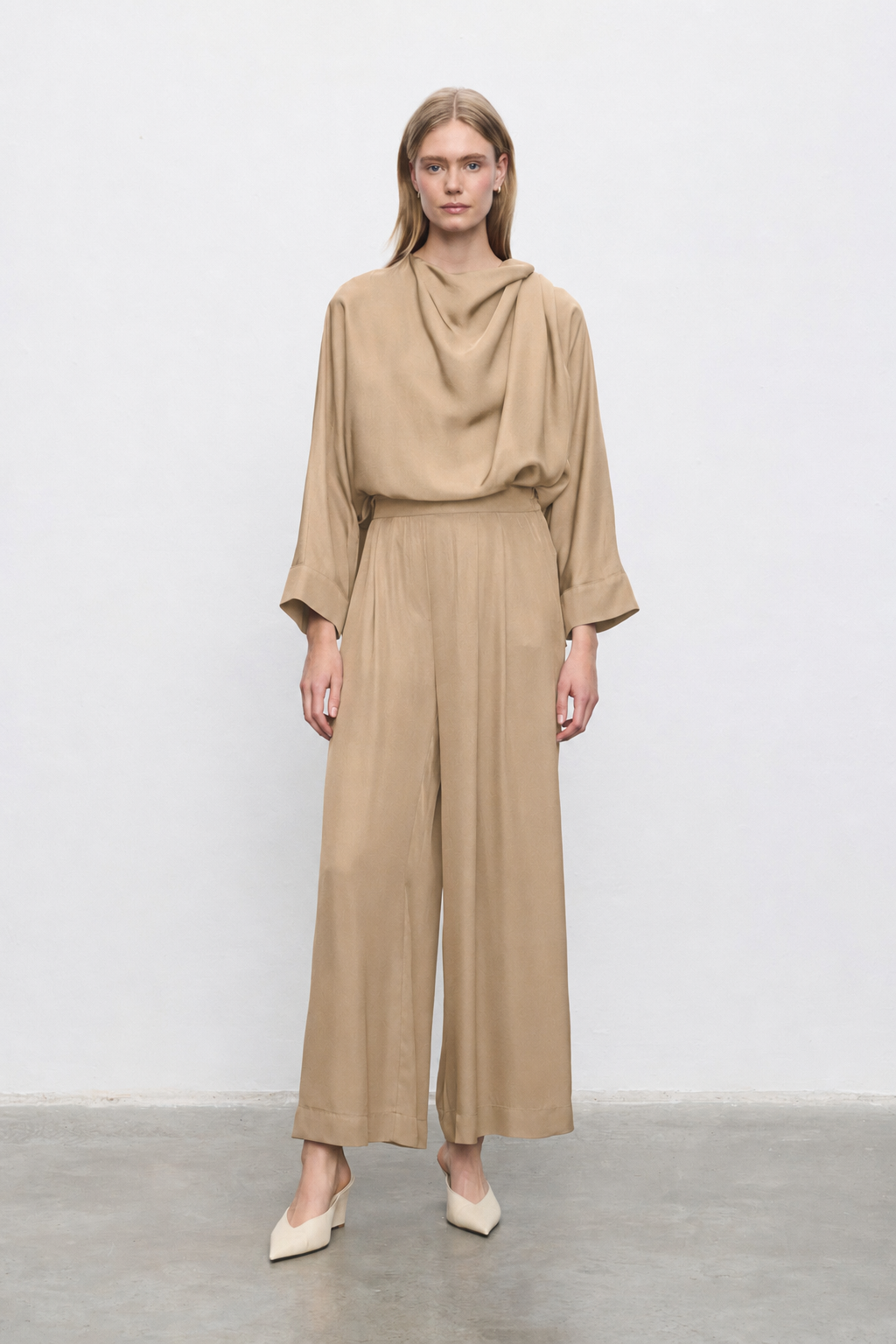 ARESA ASETAT ŞAL DETAYLI PANTOLONLU TAKIM CAMEL