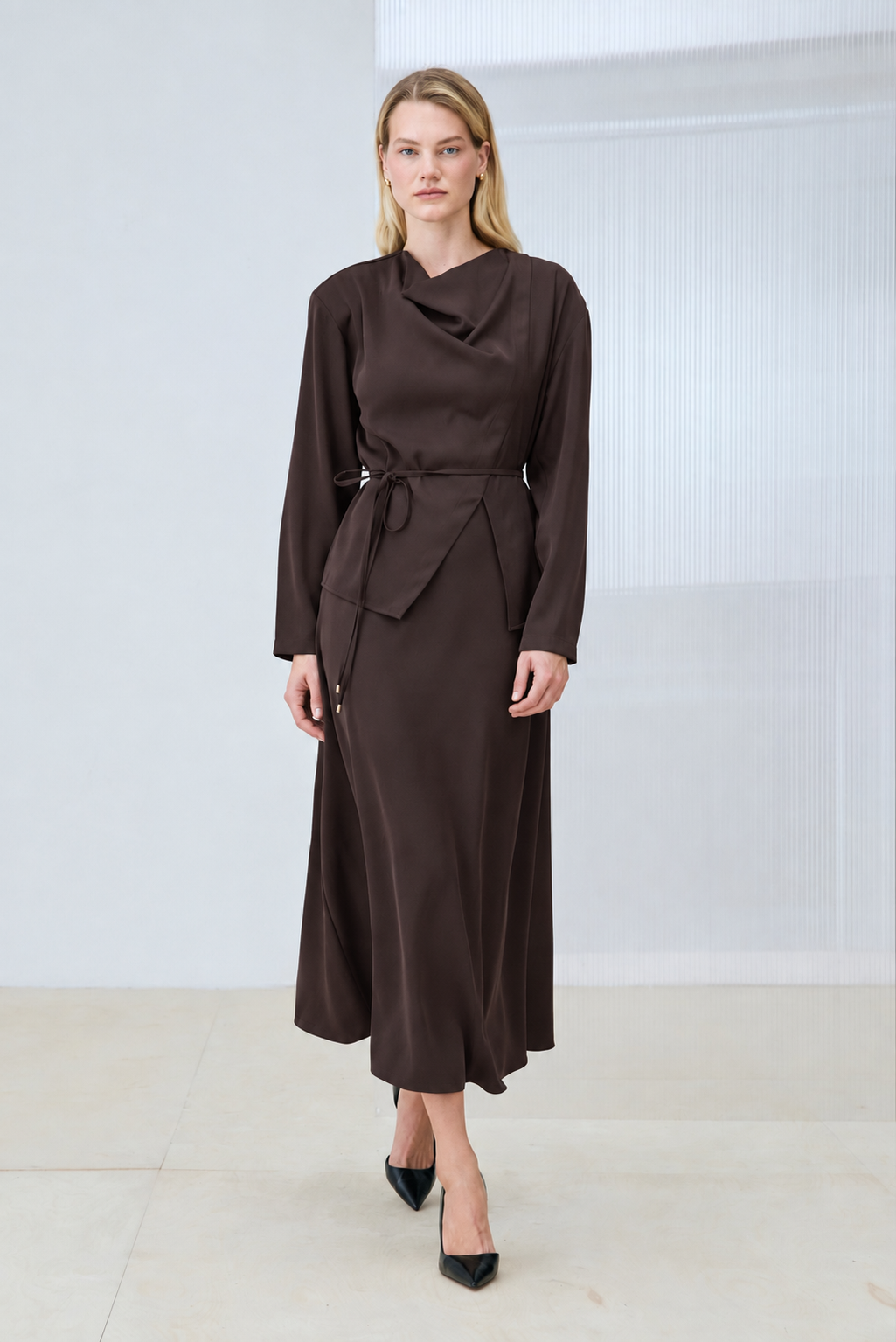 AVONE SCOOP NECK COLLAR SKIRT SET BROWN