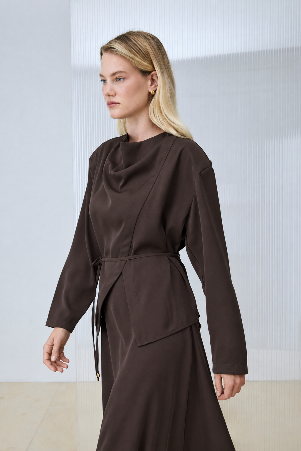AVONE SCOOP NECK COLLAR SKIRT SET BROWN