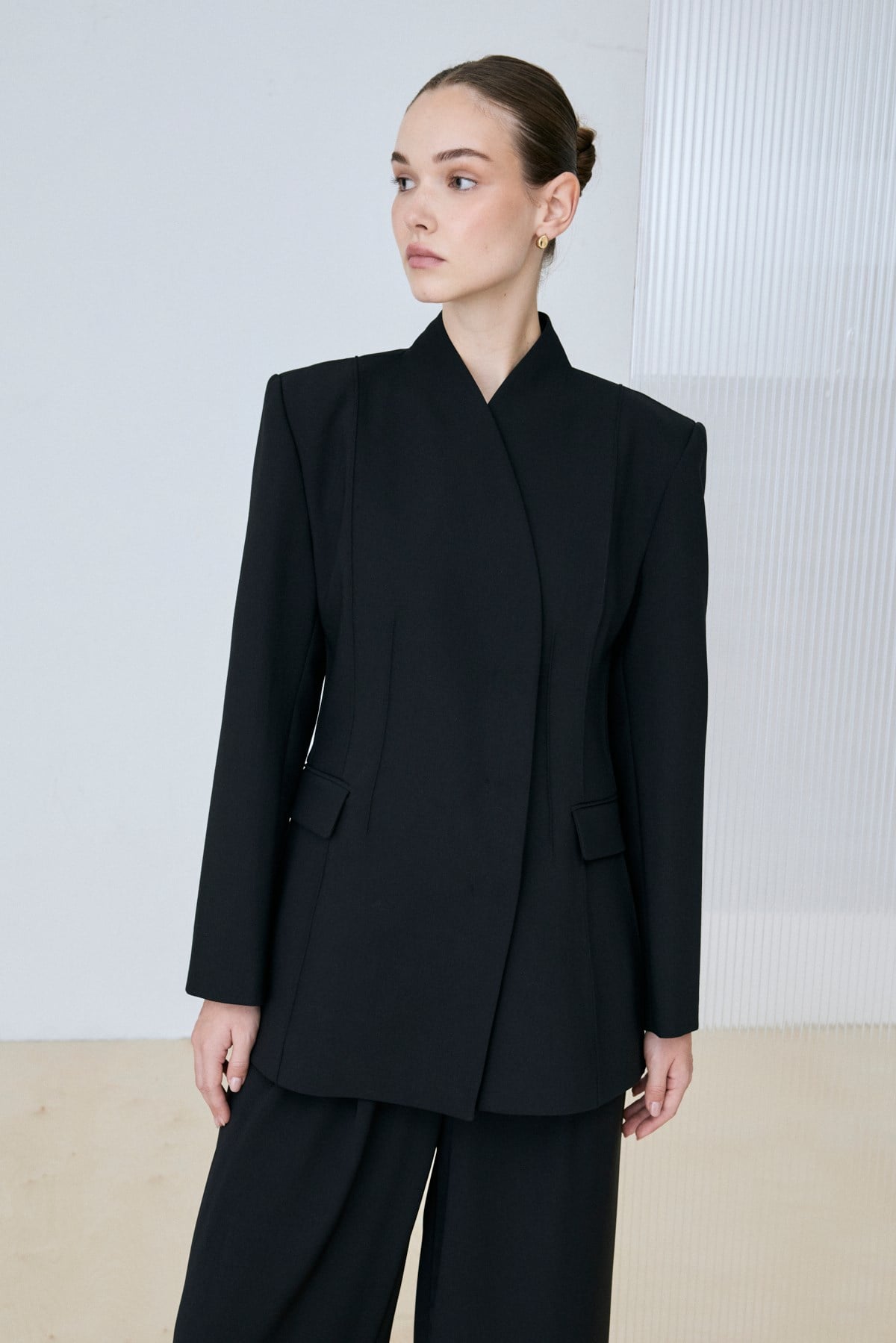 CLARA FITTED DETAILED JACKET BLACK