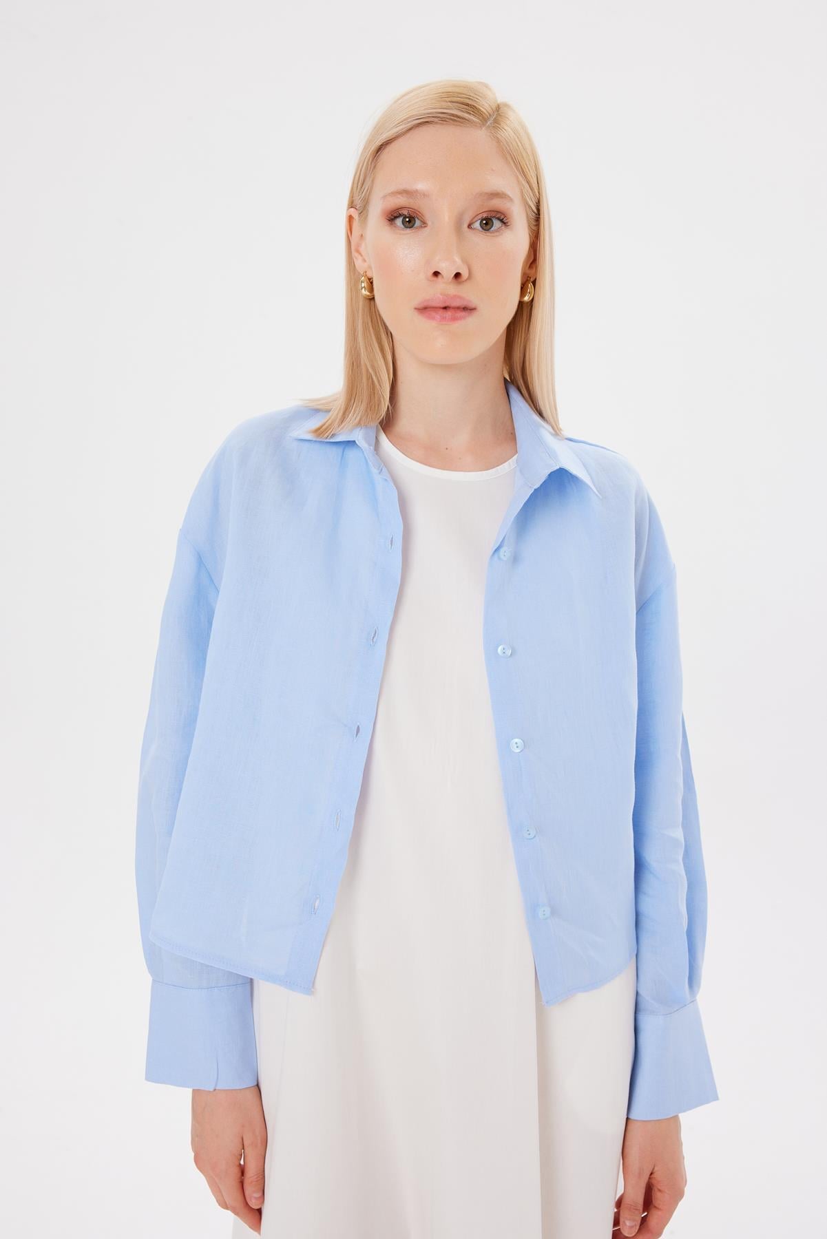 COLOR %100 LINEN CROPPED SHIRT BABY BLUE