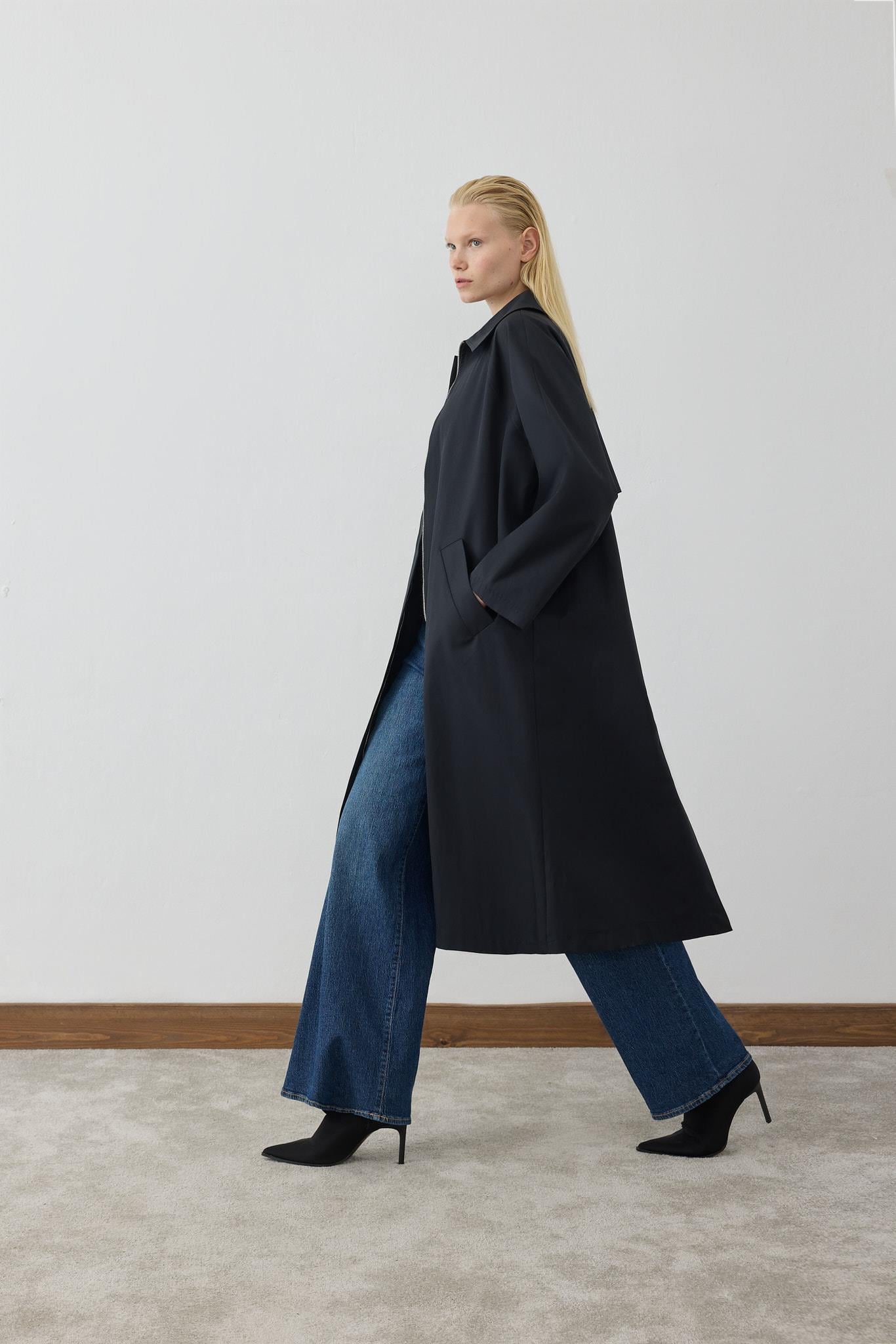 MIORI ALERA TRENCH COAT BLACK