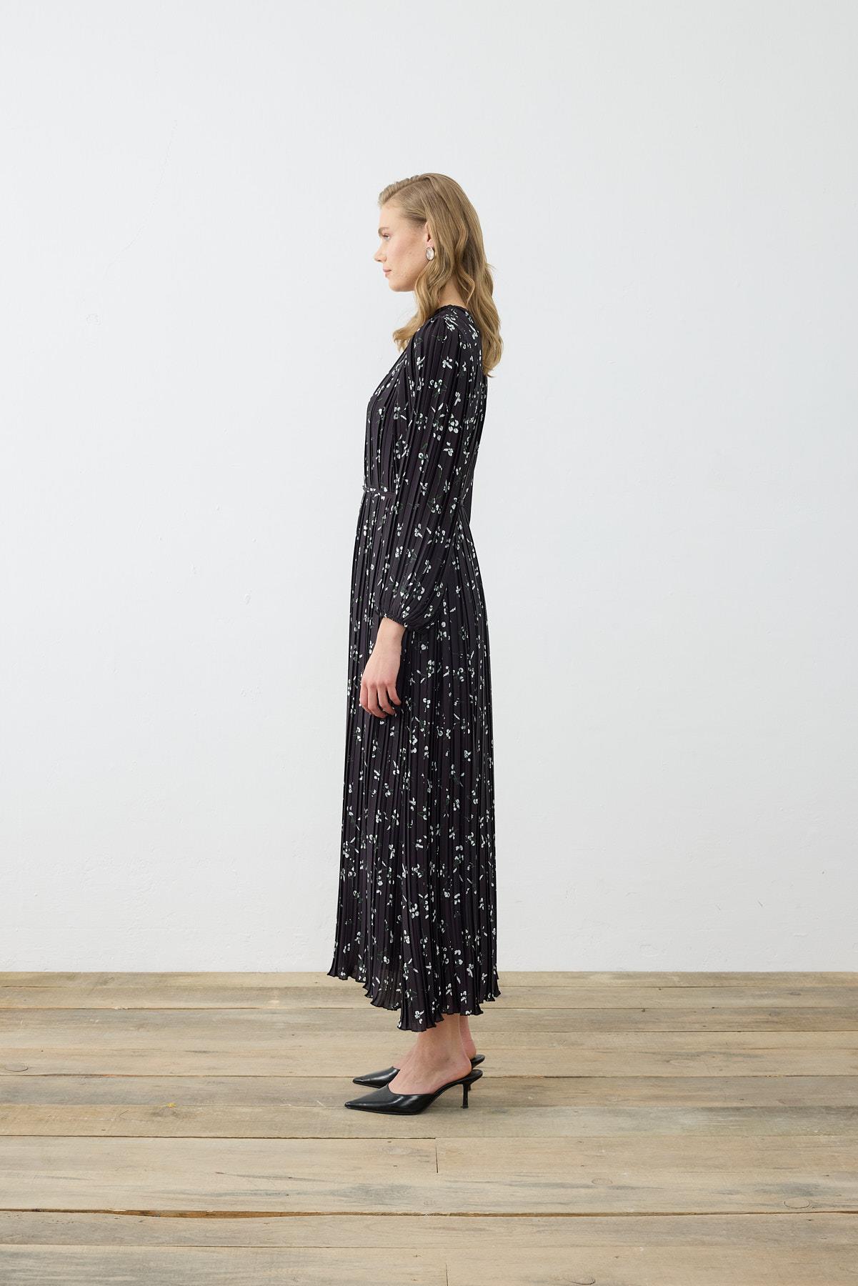 MIORI BERRY PLEATED SATIN DRESS BLACK