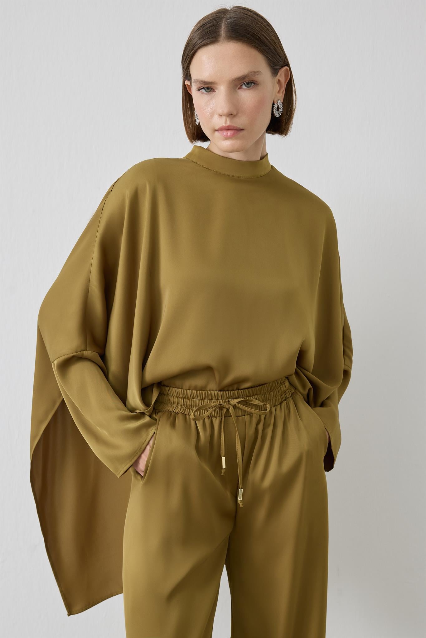 MIORI CLARE SATIN PANTS SET OLIVE GREEN