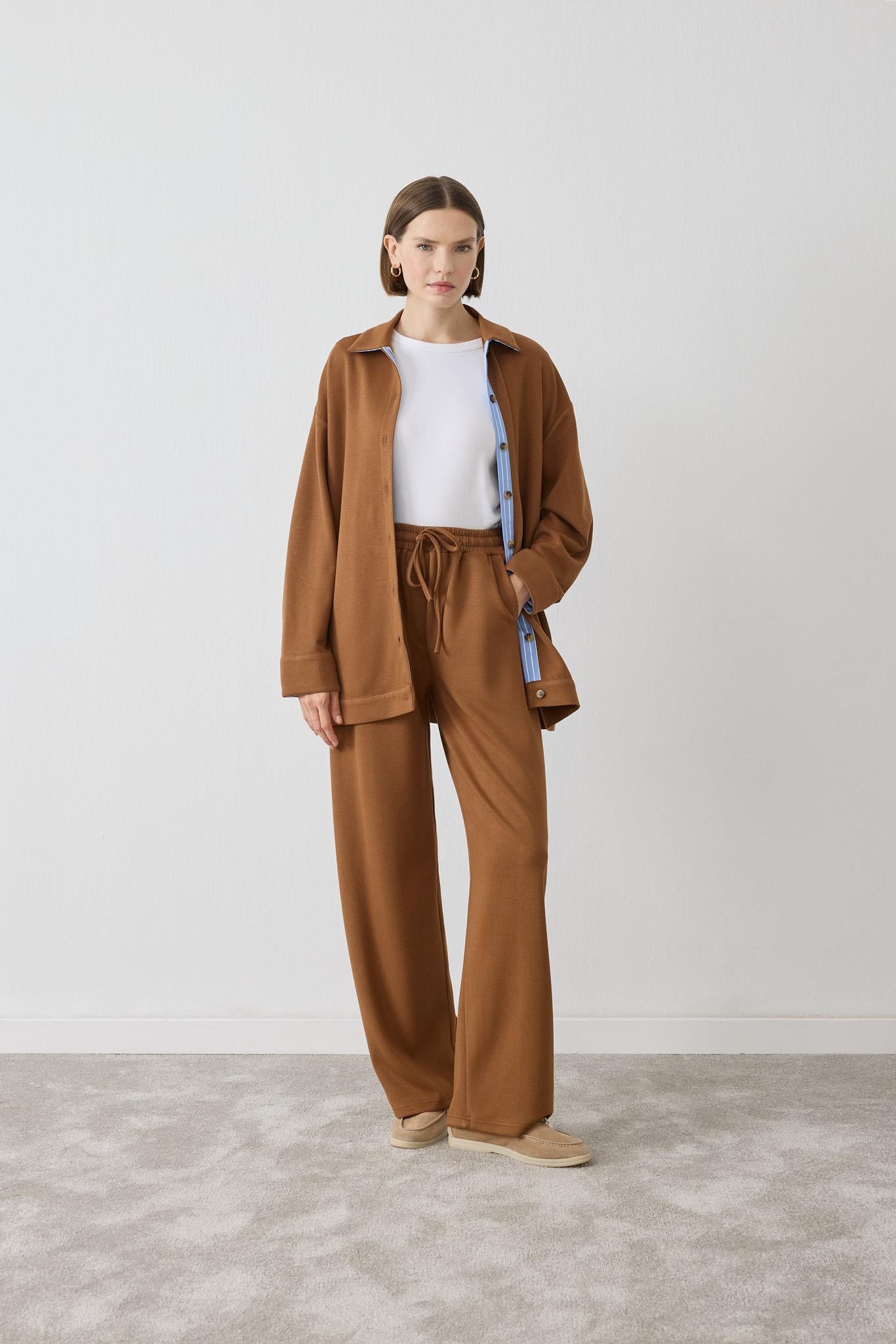 NEVA STRIPE DETAIL KNIT PANTS SET CAMEL