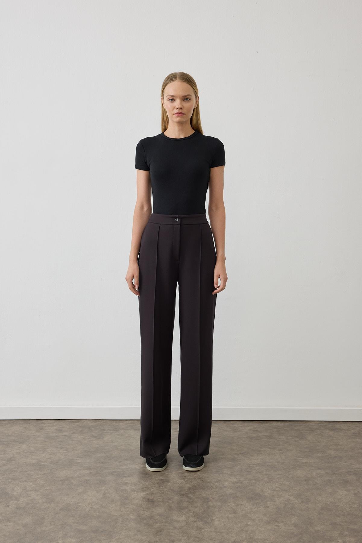 NORA DİKİŞ DETAYLI ÖRME TAKIM SİYAH