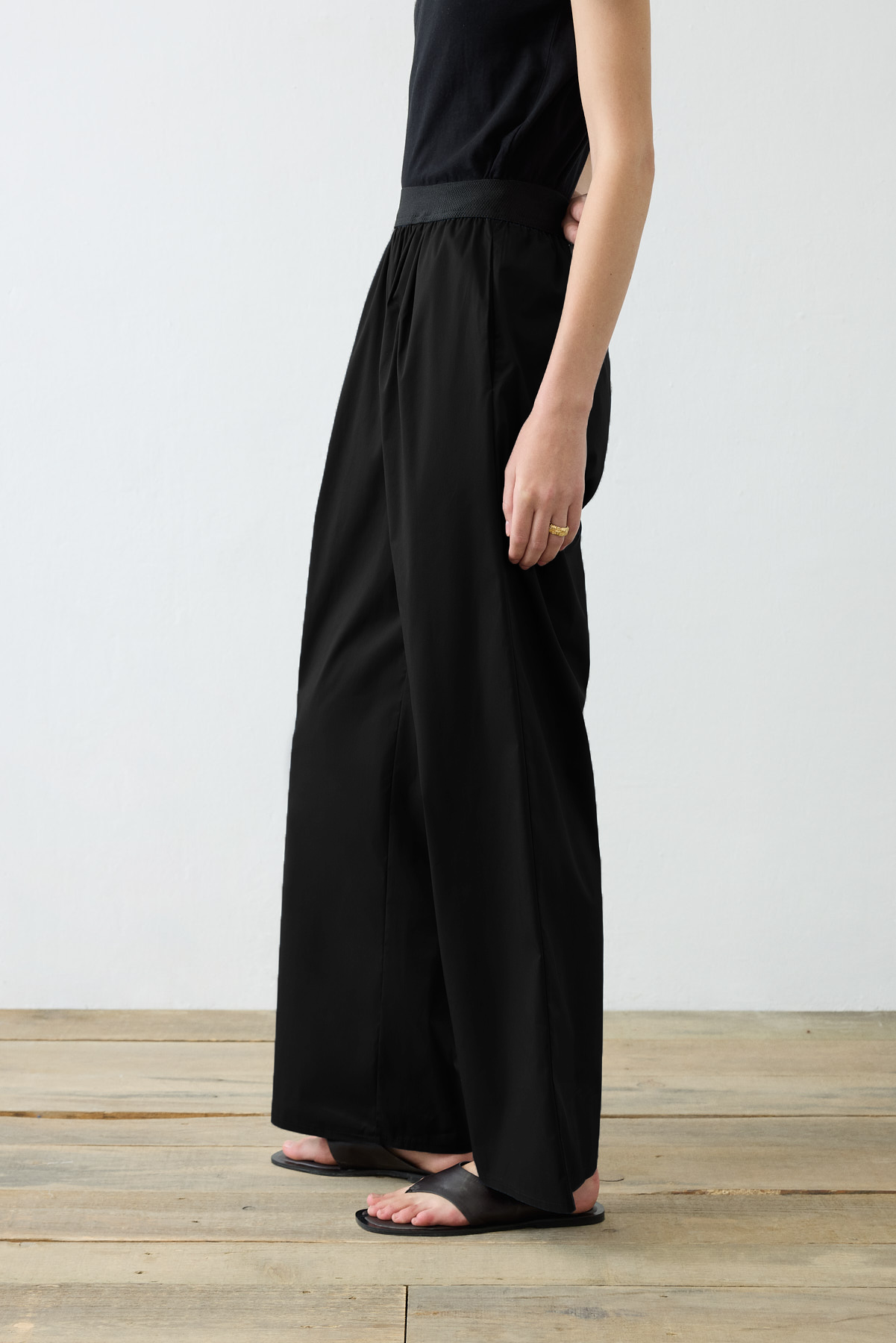 NOVA PAPER TOUCH PANTS BLACK