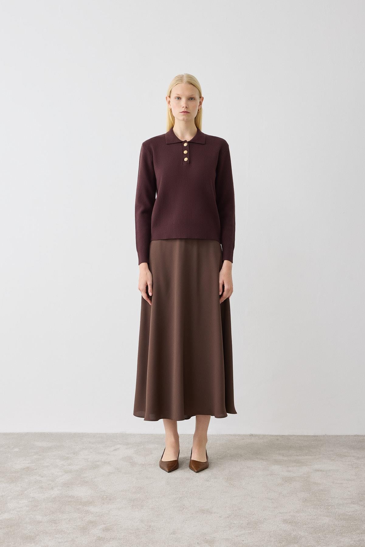 NOVITA VISCOSE COLLARED KNIT SWEATER BROWN