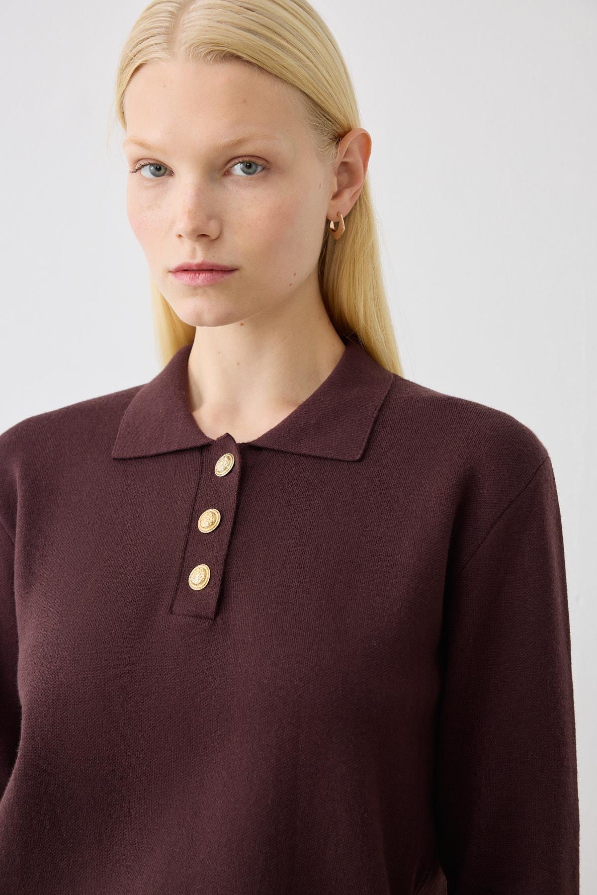 NOVITA VISCOSE COLLARED KNIT SWEATER BROWN