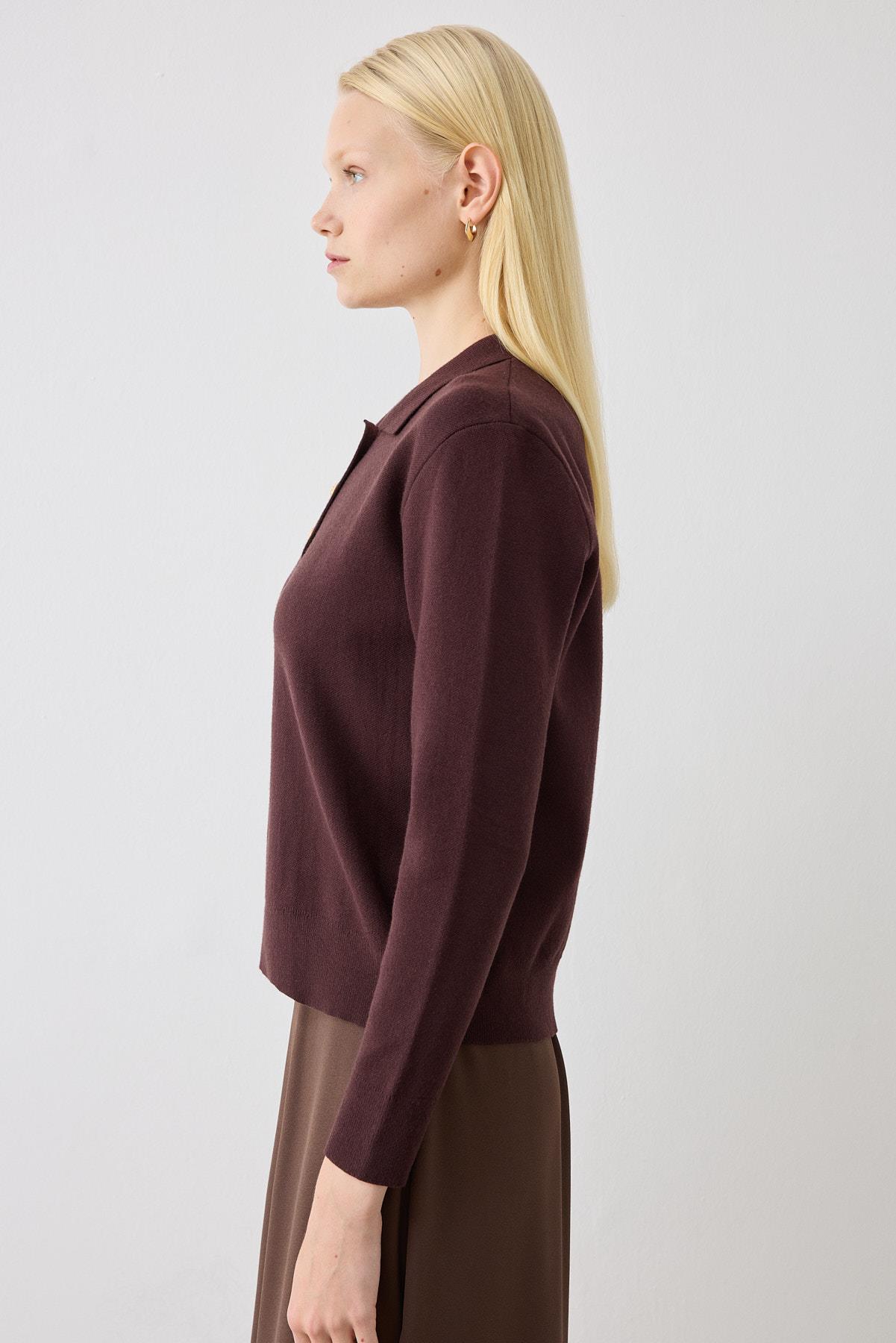 NOVITA VISCOSE COLLARED KNIT SWEATER BROWN