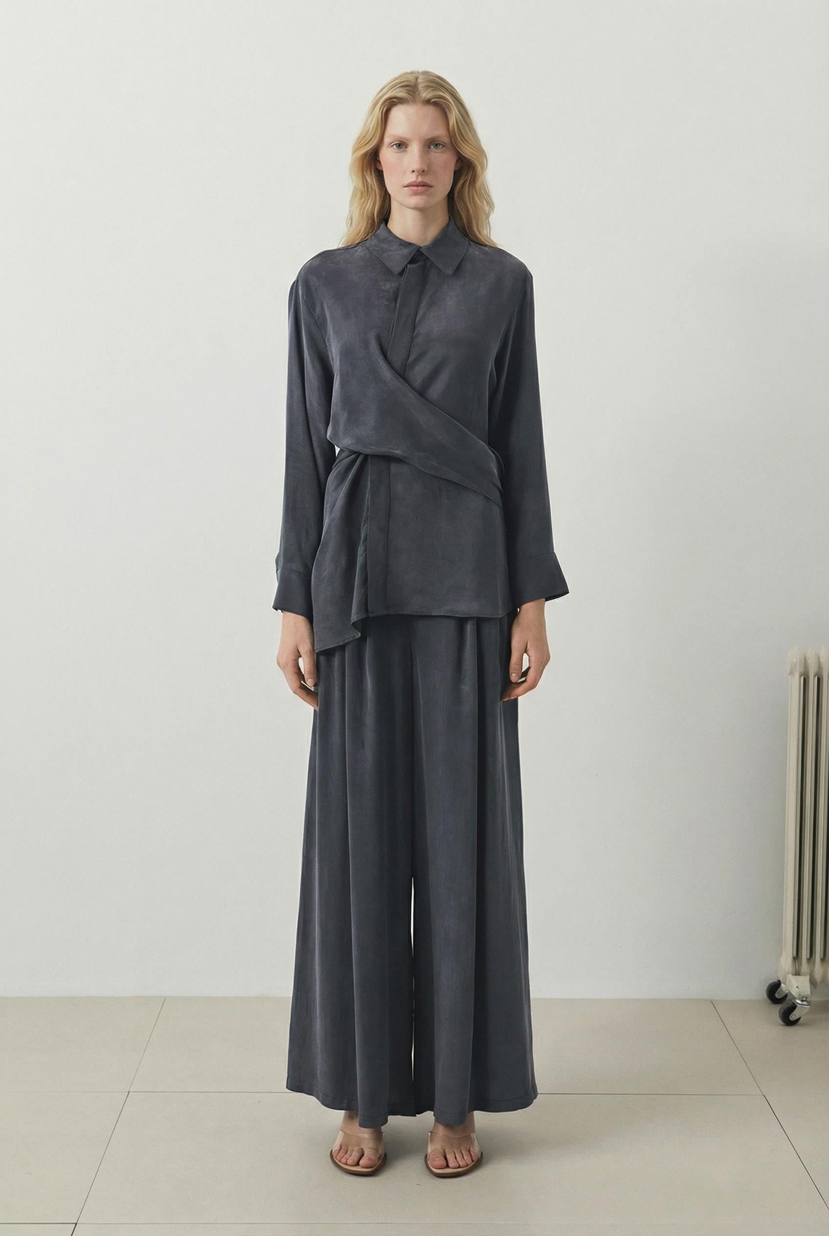 PASTEL TAŞLANMIŞ İPEK PANTOLONLU TAKIM LACİVERT