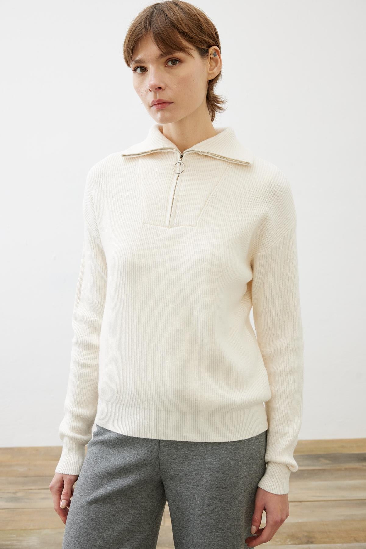 PREMIUM SELECTION ZIP UP SWEATER ECRU