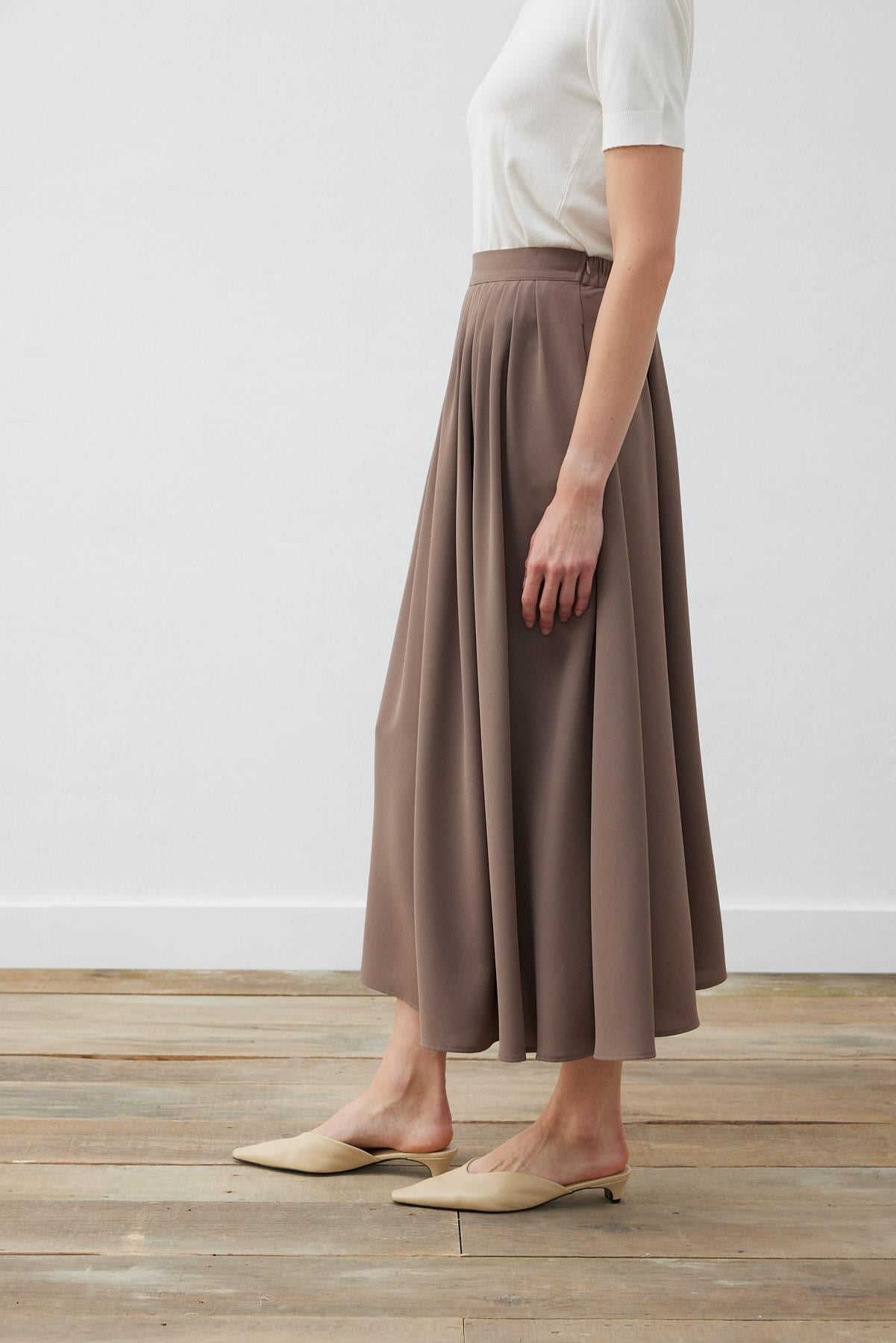 RINA CREPE PLEATED SKIRT ETOUPE