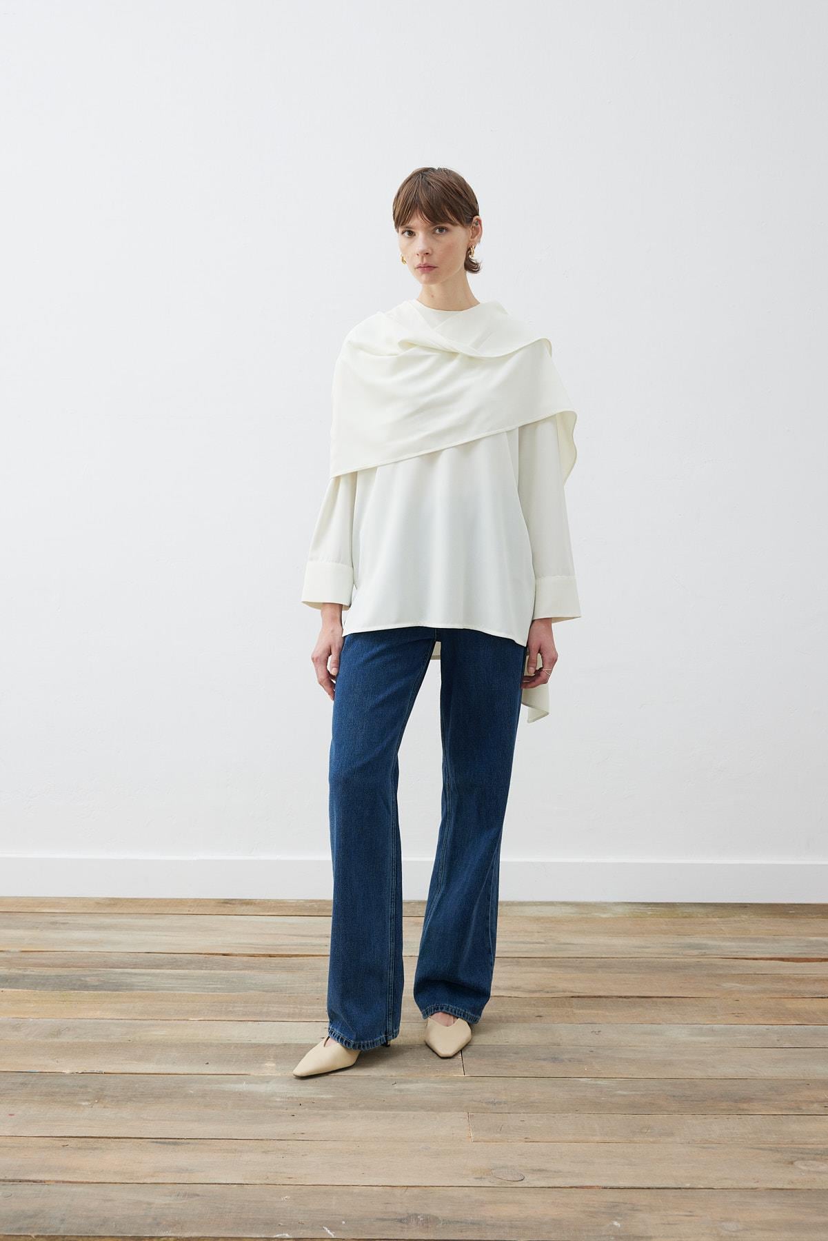 RINA CREPE SHAWL DETAILED BLOUSE VANILLA