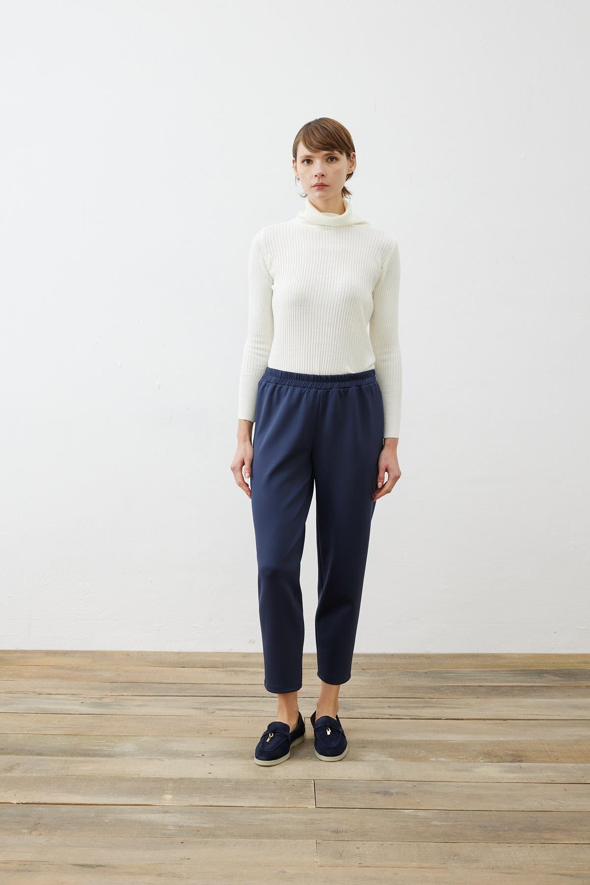 SCUBA CARROT PANTS NAVY BLUE