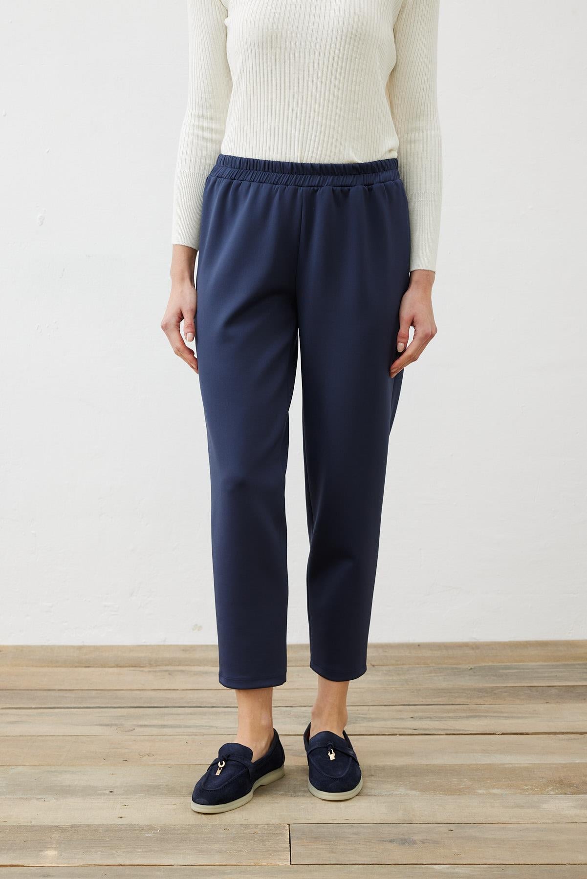 SCUBA CARROT PANTS NAVY BLUE