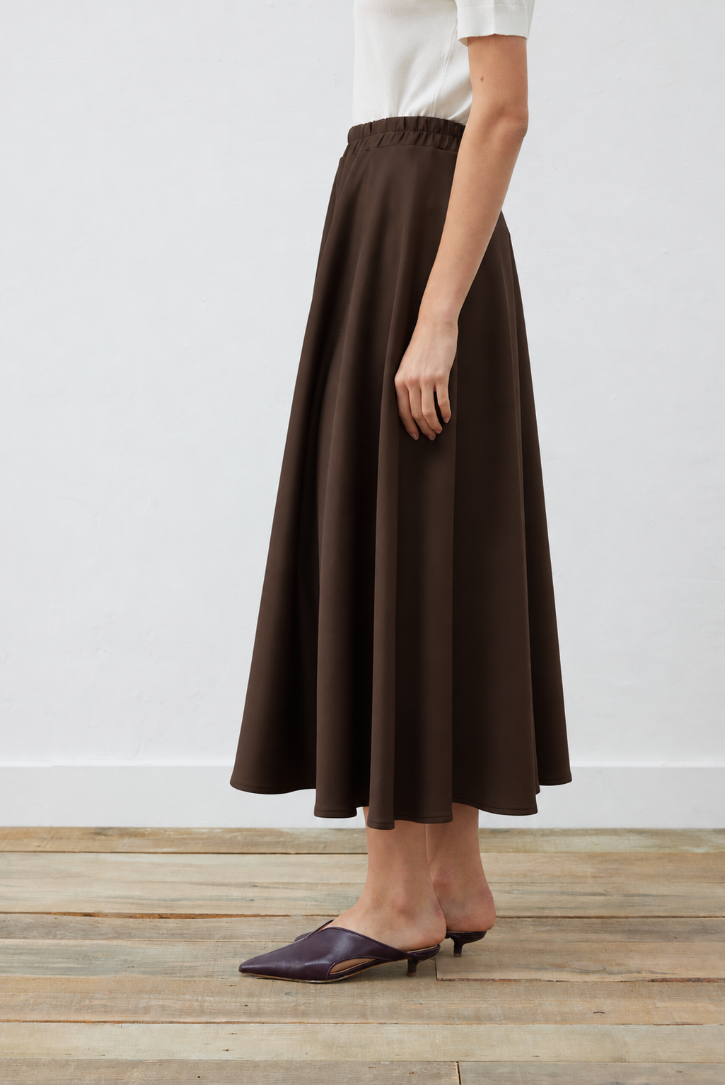 SCUBA FLARED SKIRT DARK BROWN