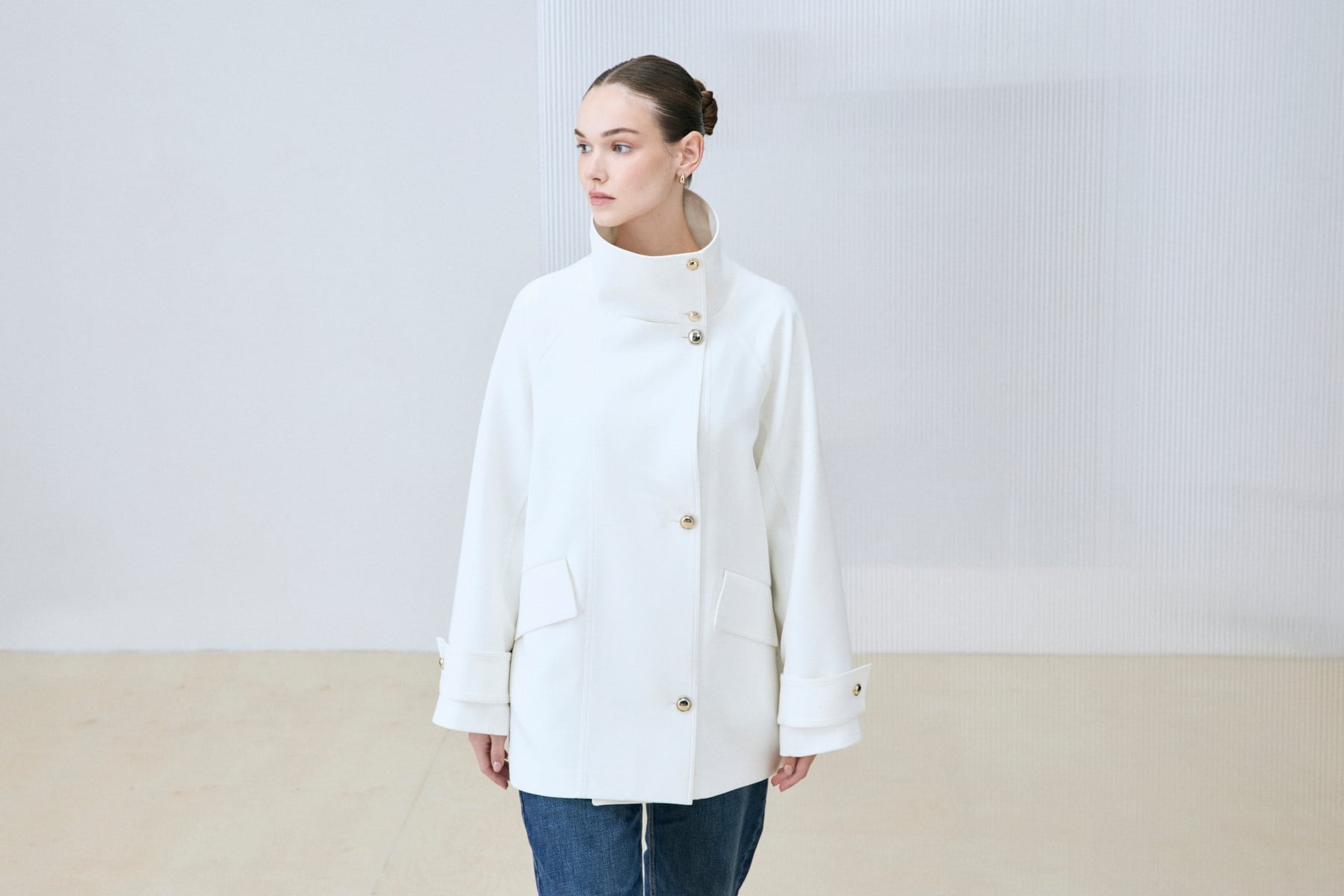 TRACY GOLD BUTTONED TRENCH COAT WHITE
