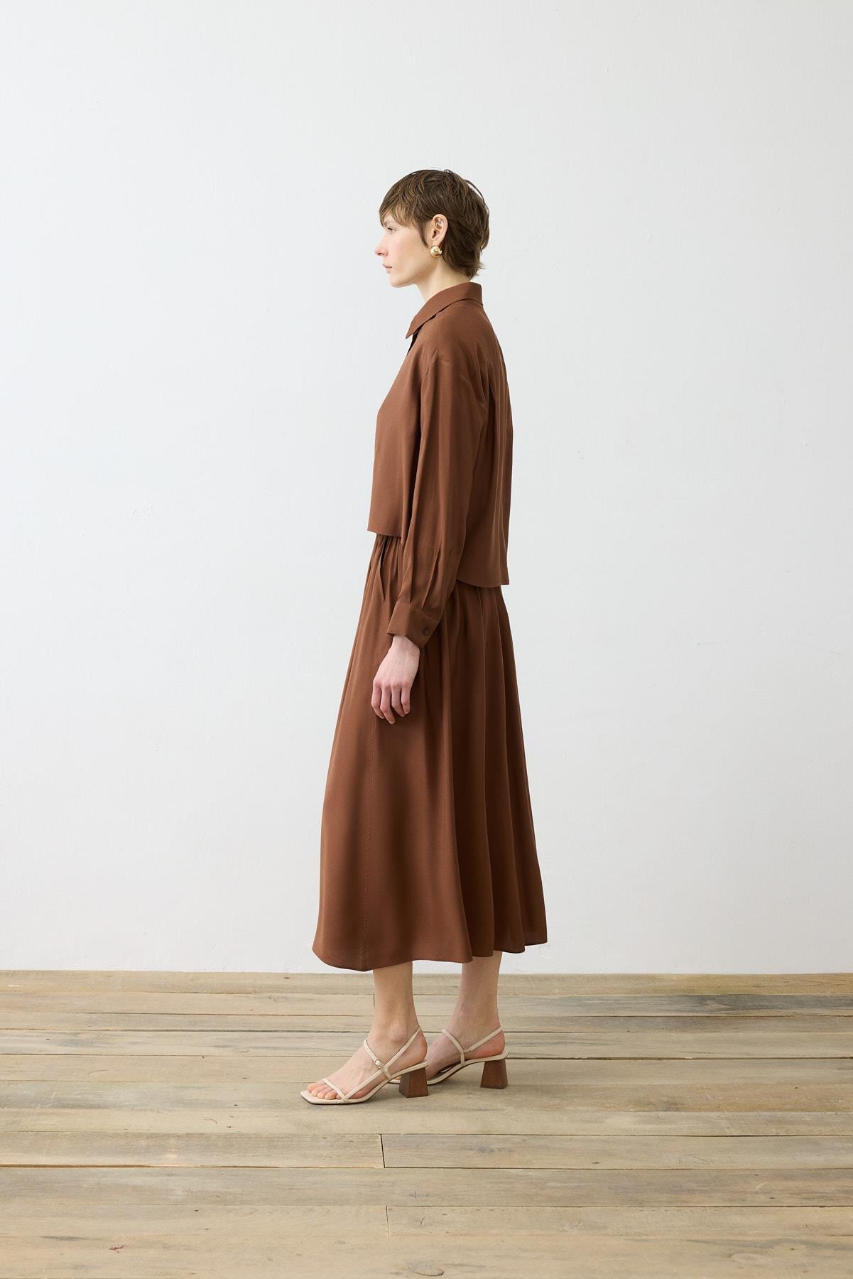 VERA VISCOSE ELASTIC WAIST SKIRT OVAL SHIRT SET BROWN