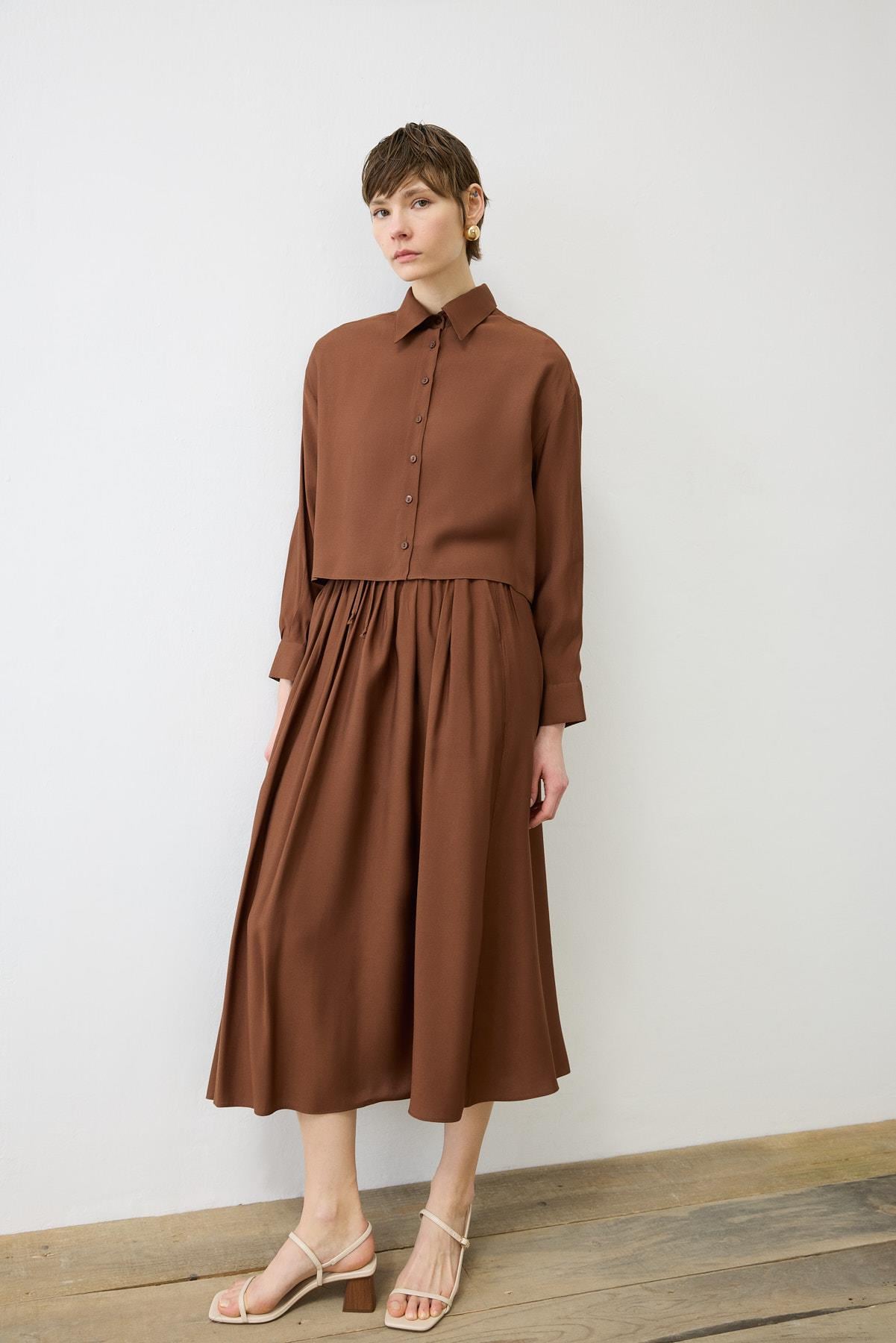 VERA VISCOSE ELASTIC WAIST SKIRT OVAL SHIRT SET BROWN