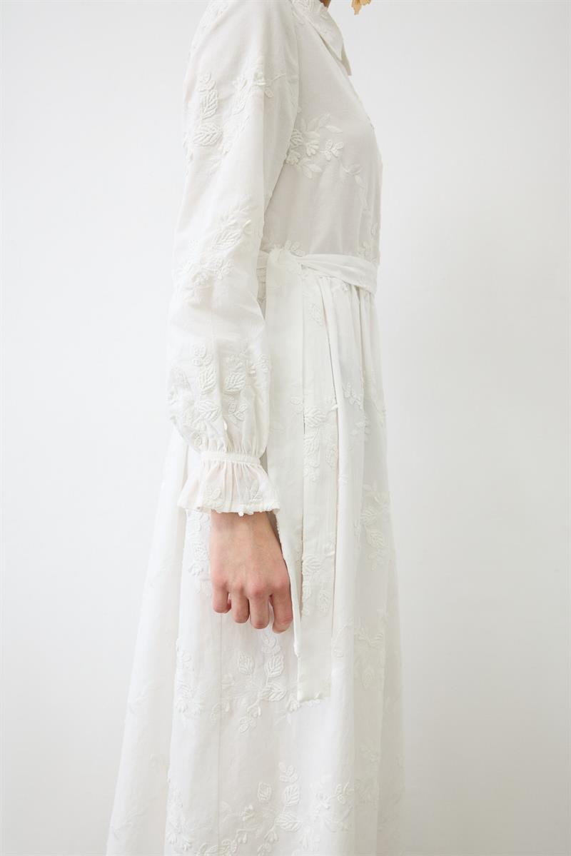 BELLA EMBROIDERED DRESS WITH APPLIQUE DETAILS WHITE