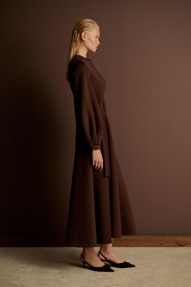 CAROL SCUBA PUFF DRESS DARK BROWN