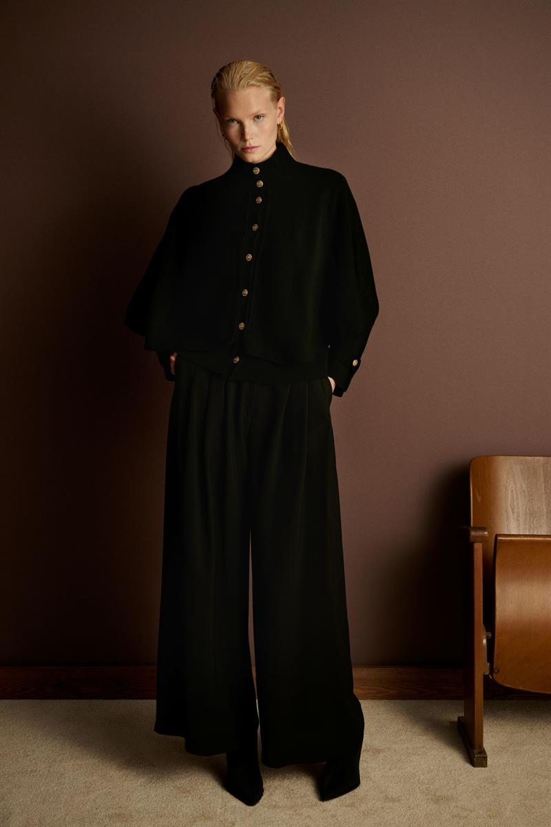 DAPHNE ÇELİK ÖRME TRİKO PELERİN KAP SİYAH