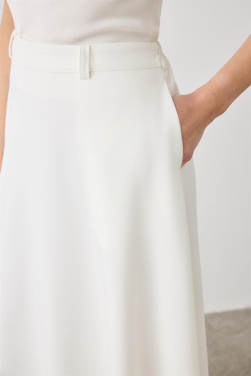 DORE KLOŞ ETEK BEYAZ