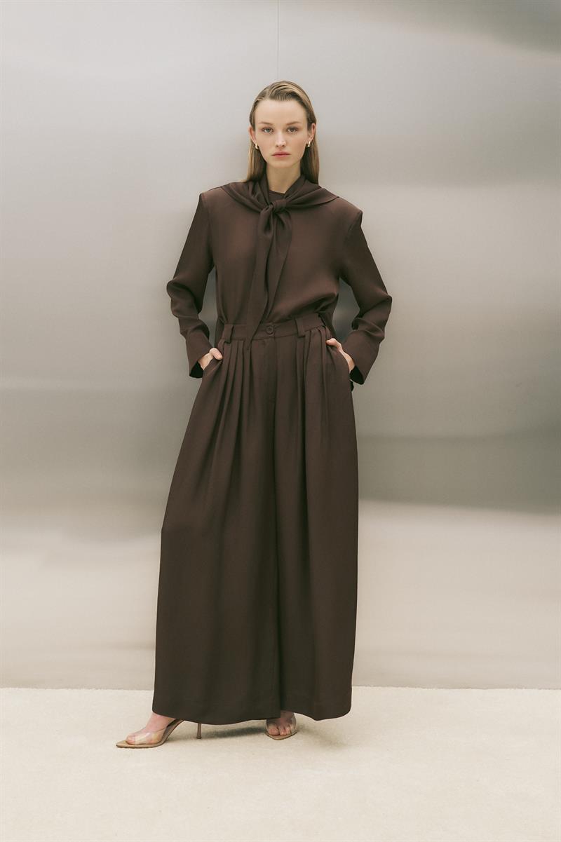 EVAN ASETAT FULARLI BLUZ PANTOLONLU TAKIM KAHVE