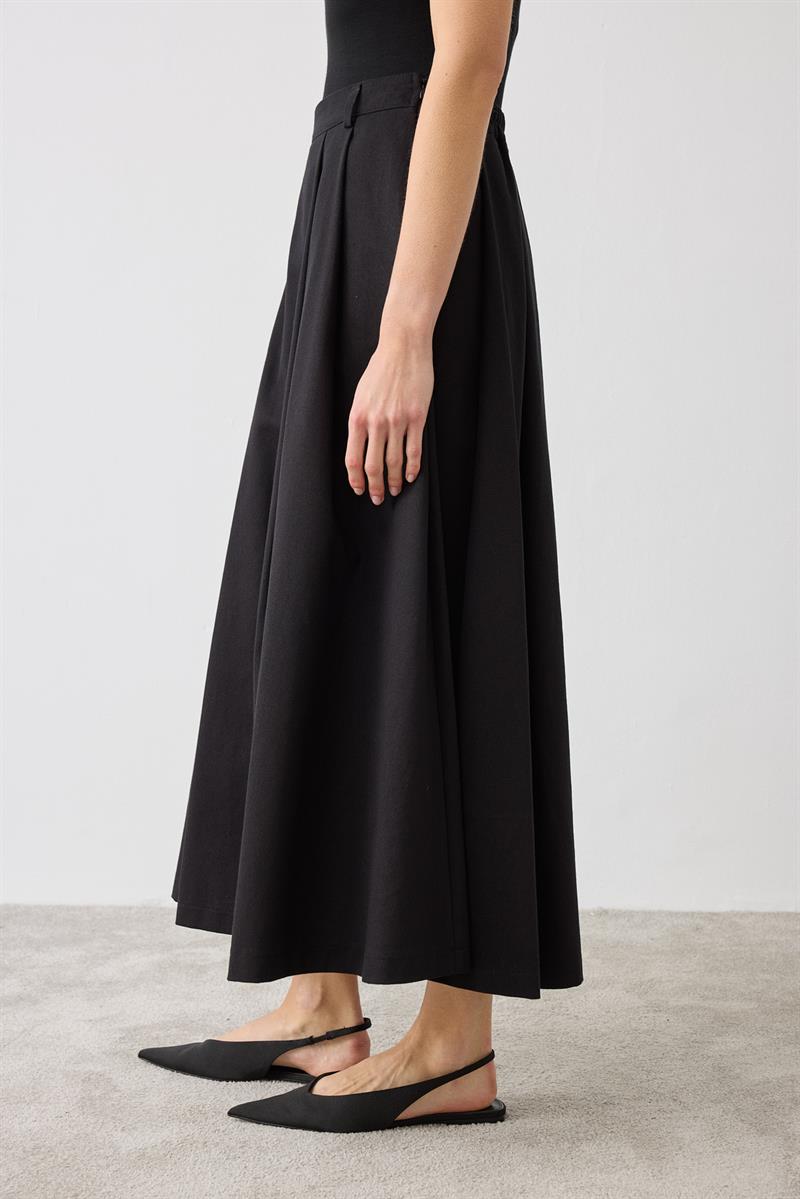FLAM PLEATED SKIRT BLACK