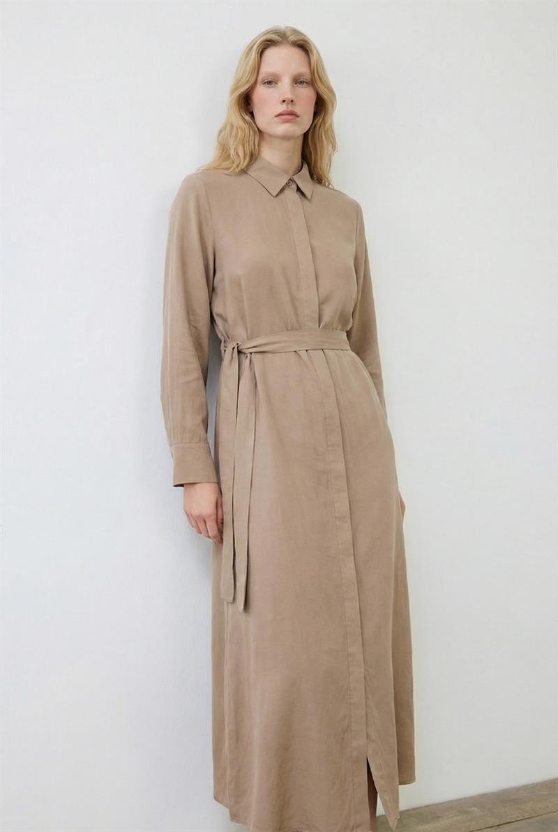 GLORIA TAŞLANMIŞ İPEK ELBİSE CAMEL