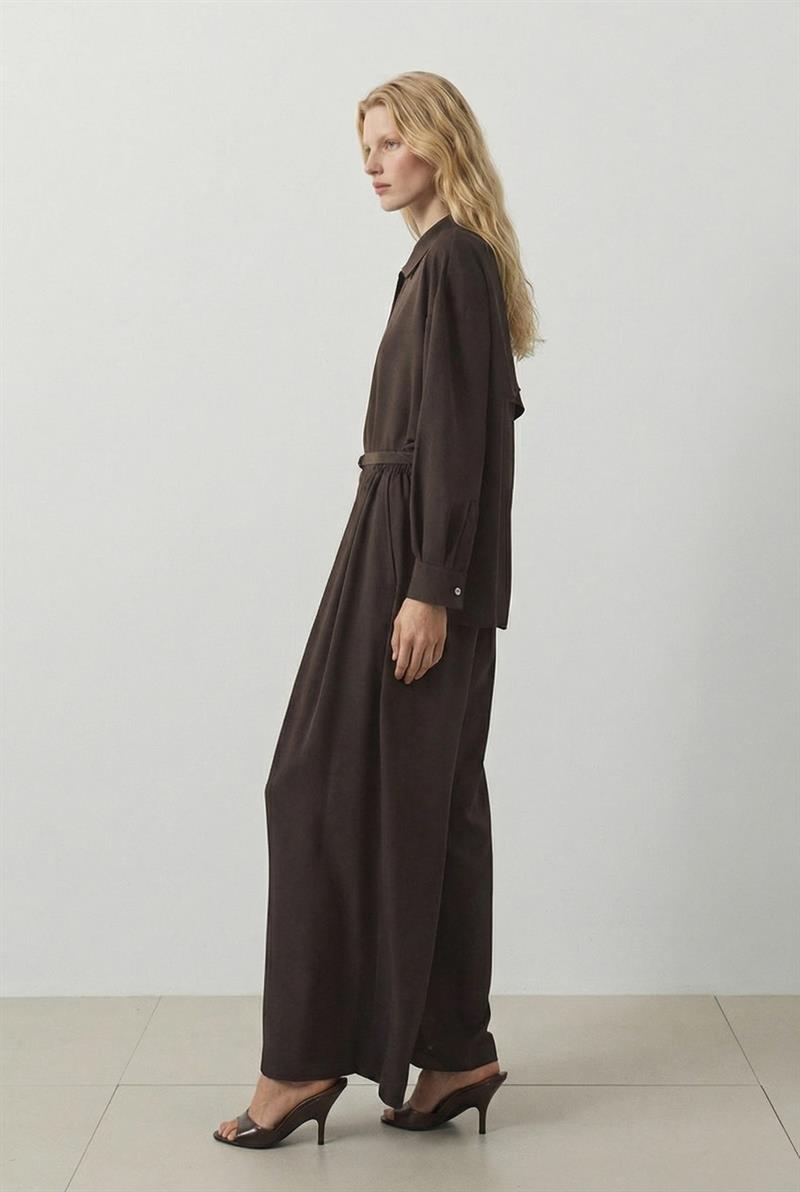 GOLD DÜĞÜM KEMER DETAYLI KREP PANTOLONLU TAKIM KAHVE