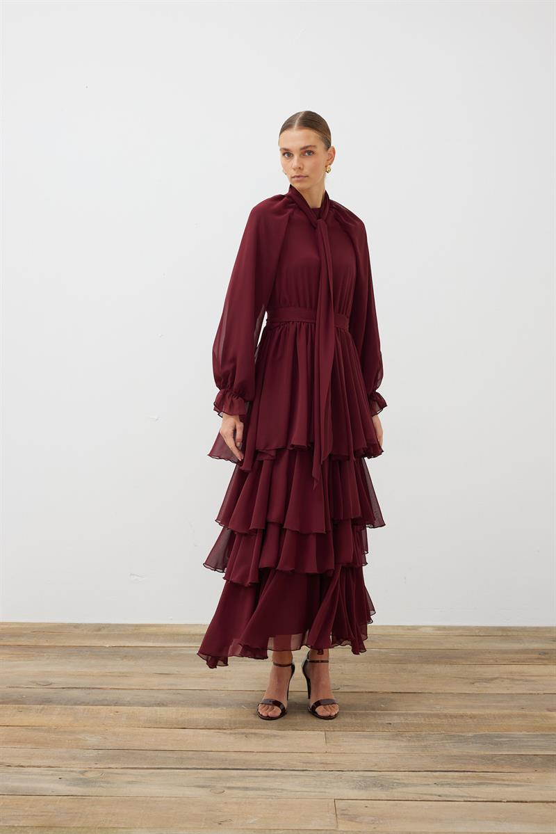 LEO ŞİFON VOLANLI KAT KAT ELBİSE BORDO