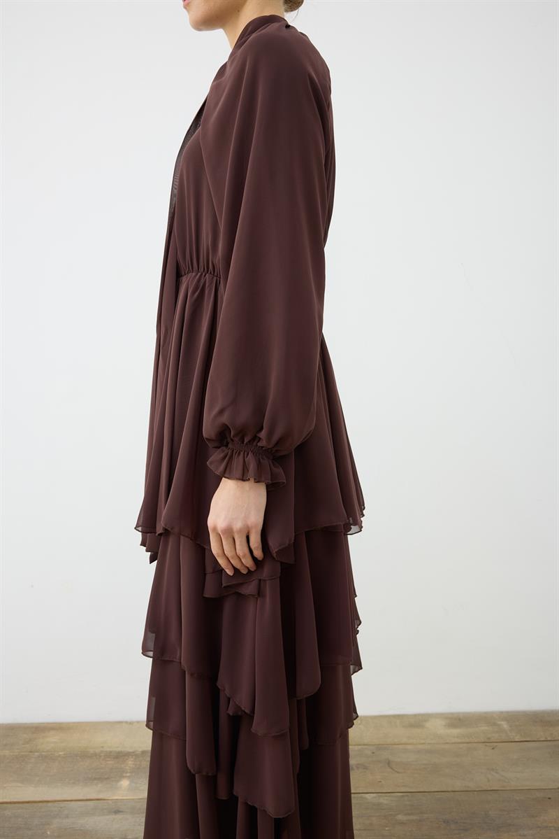 LEO ŞİFON VOLANLI KAT KAT ELBİSE KAHVE