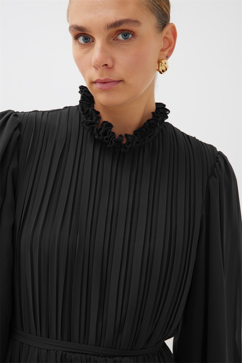 LEVA CHIFFON PLEATED LAYERED DRESS BLACK