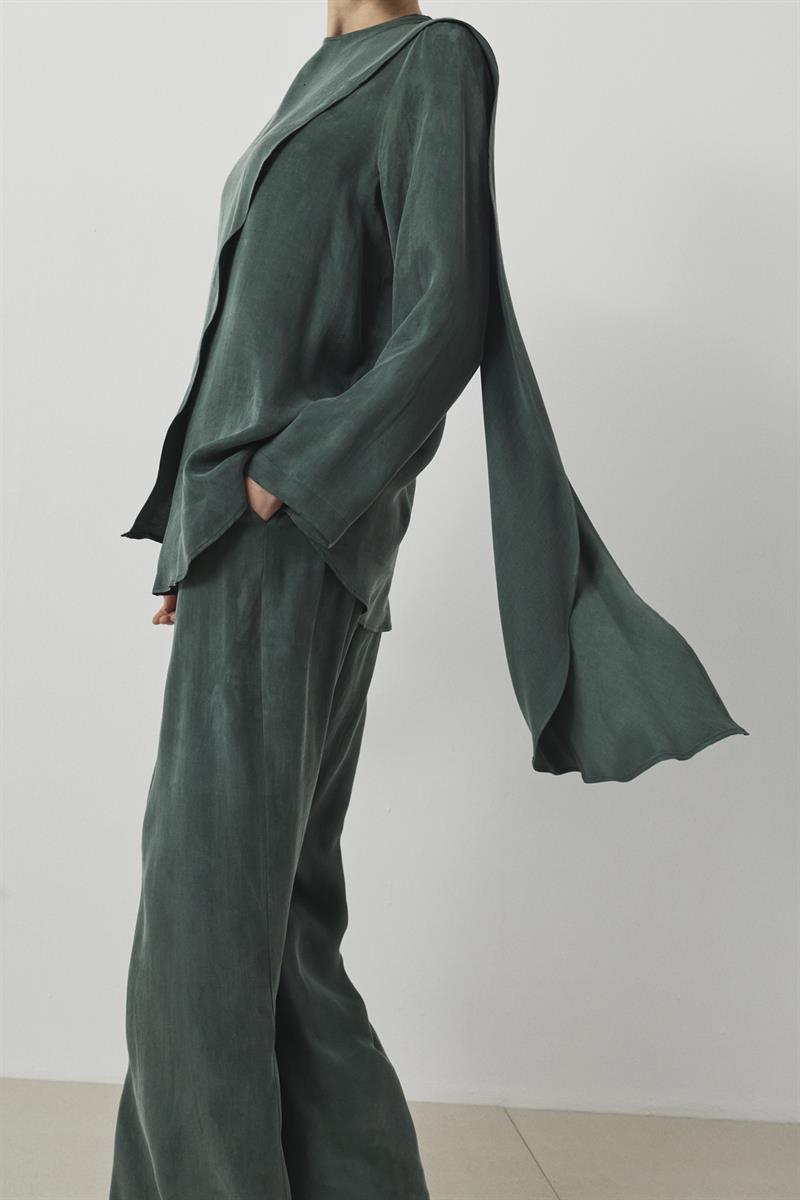 MASTER TAŞLANMIŞ İPEK ŞAL DETAYLI PANTOLONLU TAKIM HAKİ