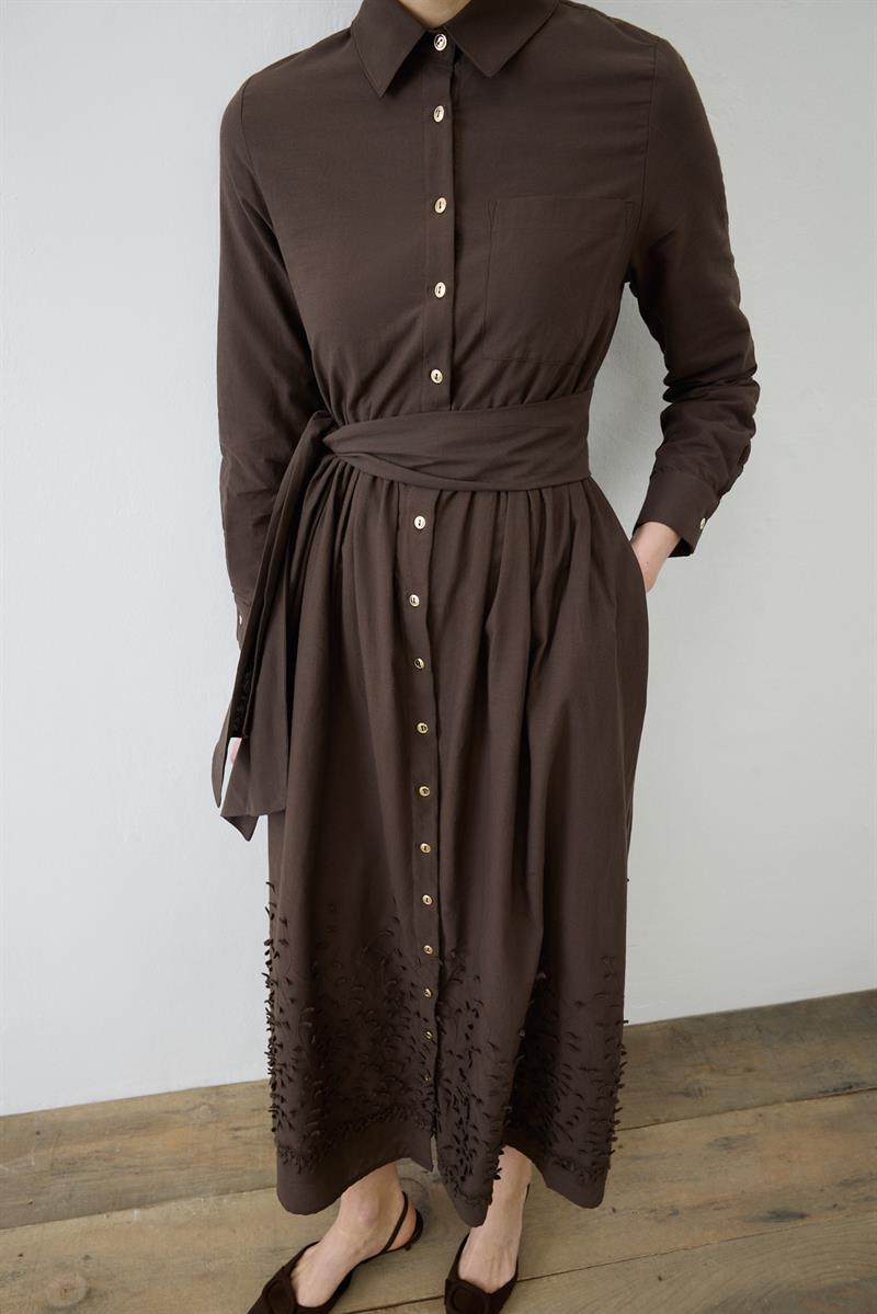 MELISSA BRODERIE DRESS BROWN