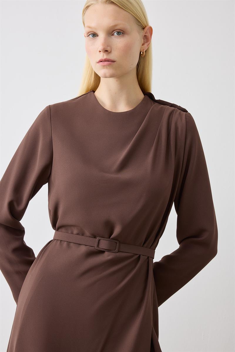 MIA FRONT AND BACK CLOSED JUMPSUIT BROWN