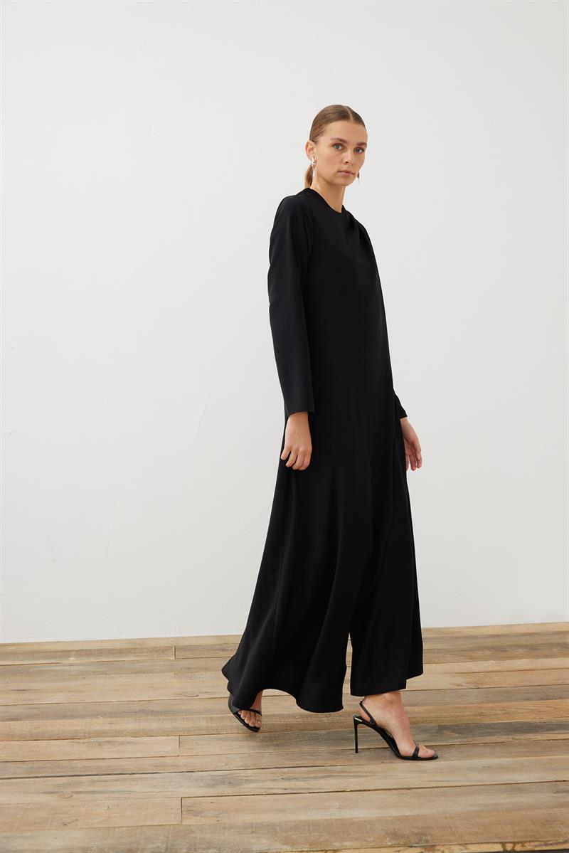 MIA FRONT AND BACK CLOSED JUMPSUIT BLACK