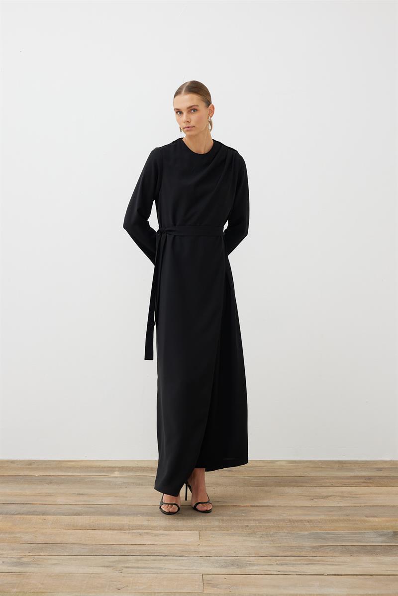 MIA FRONT AND BACK CLOSED JUMPSUIT BLACK