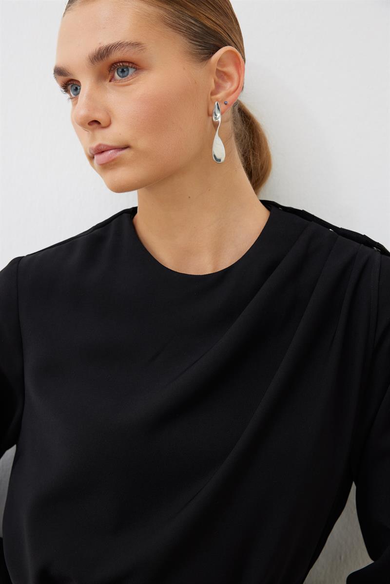 MIA FRONT AND BACK CLOSED JUMPSUIT BLACK