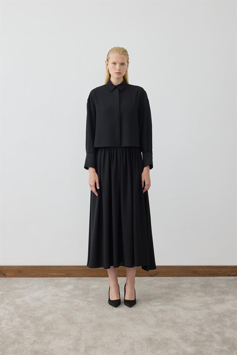 MİORİ LİNZA PLİSE GÖMLEKLİ ETEKLİ KREP TAKIM SİYAH