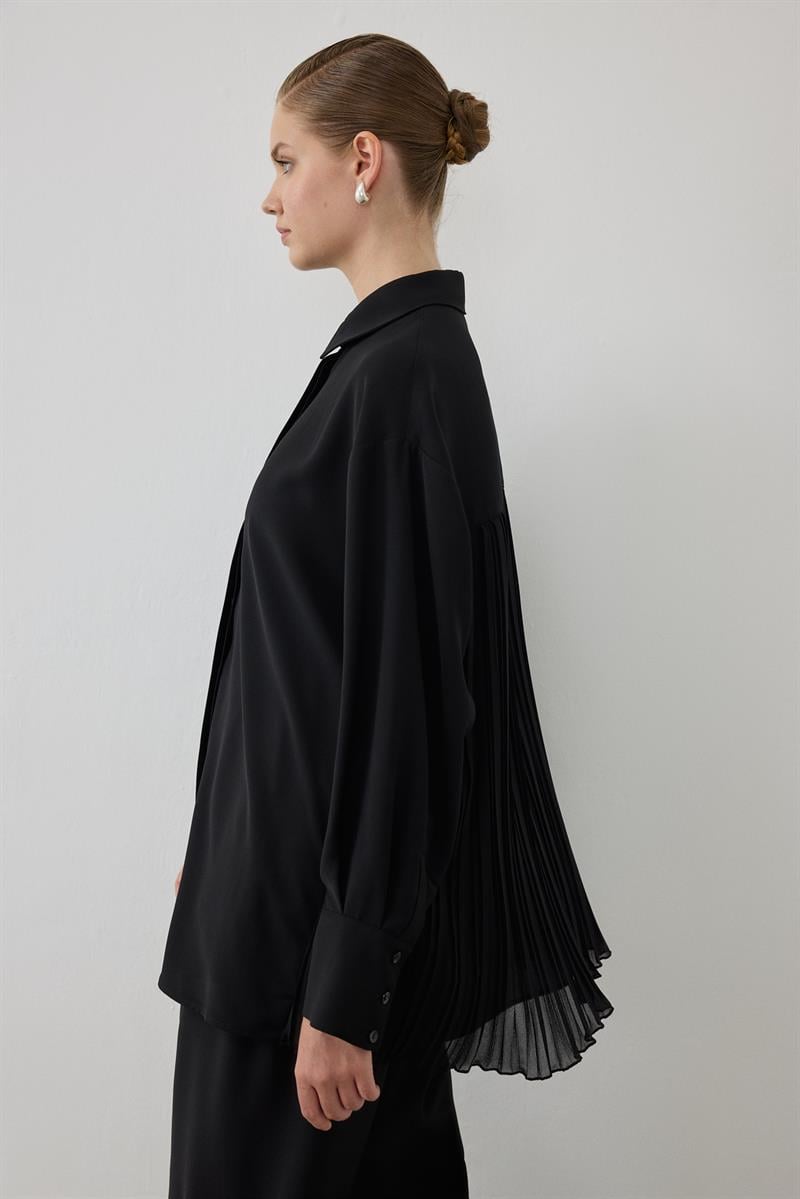 MIORI LINZA PLEATED SHIRT CREPE PANTS SET BLACK