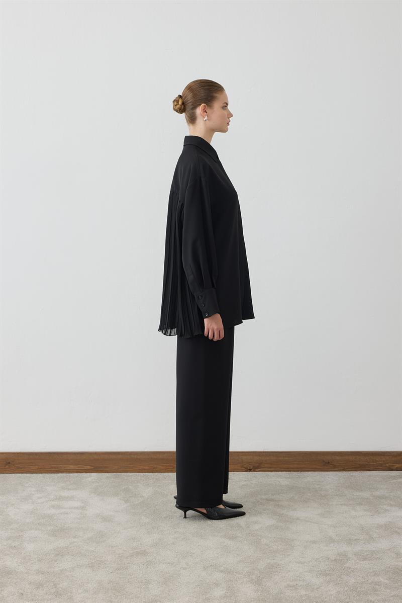 MIORI LINZA PLEATED SHIRT CREPE PANTS SET BLACK