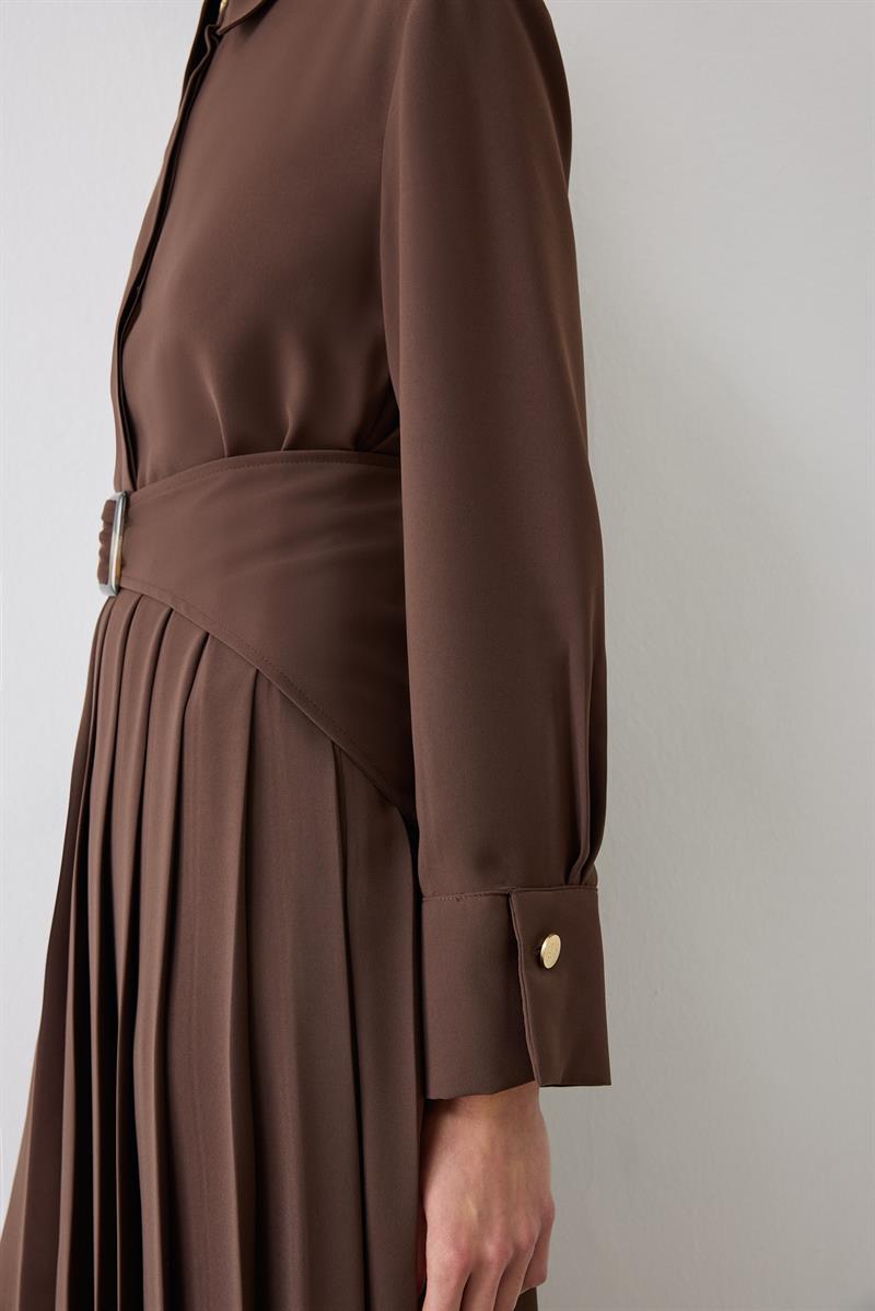 MIORI TERRE PLEATED CREPE DRESS BROWN