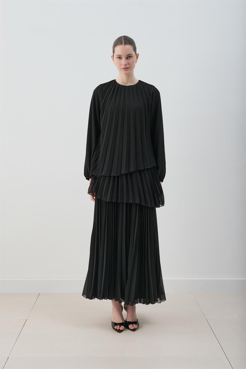 MIORI VALERIN PLEATED DRESS BLACK