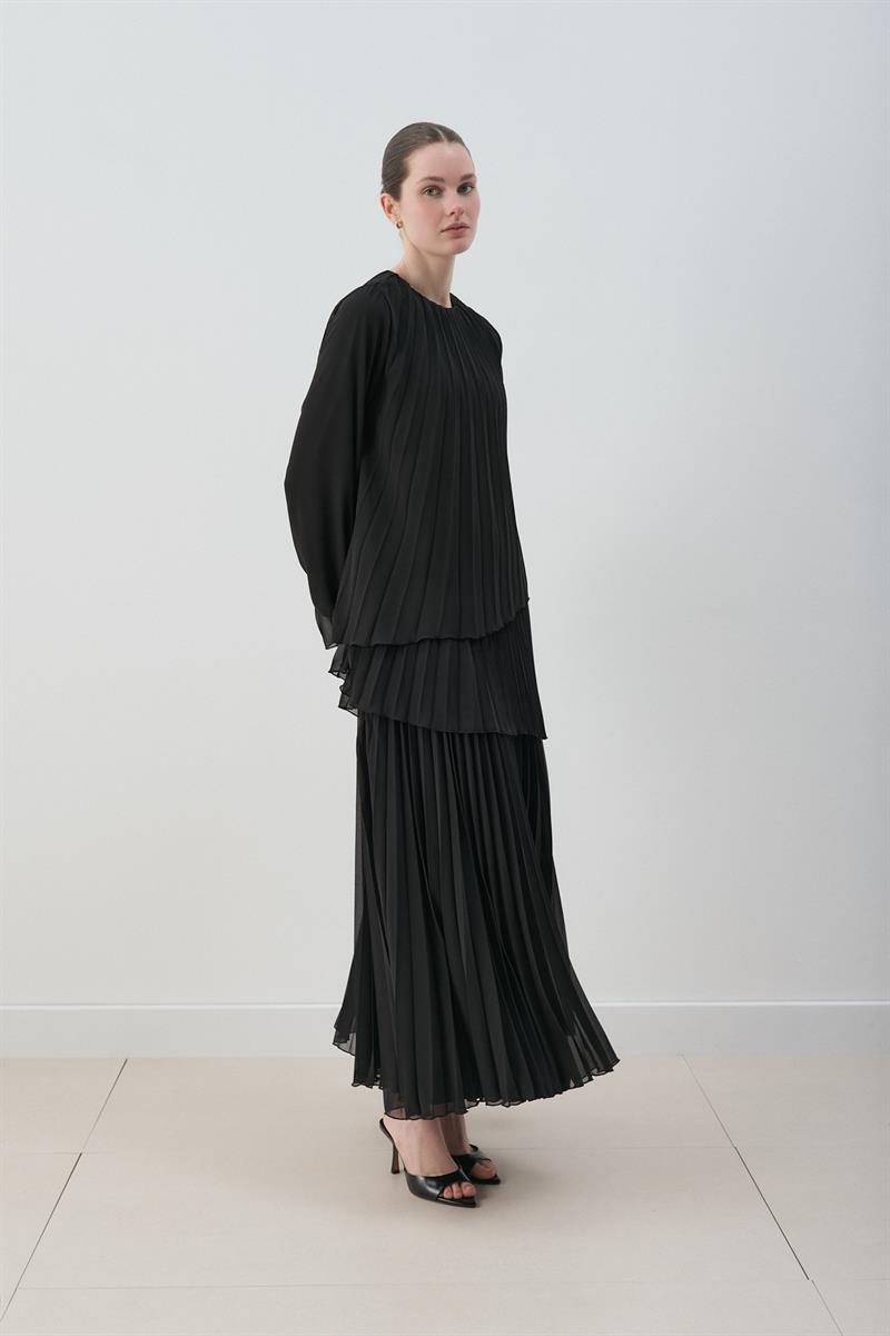 MIORI VALERIN PLEATED DRESS BLACK