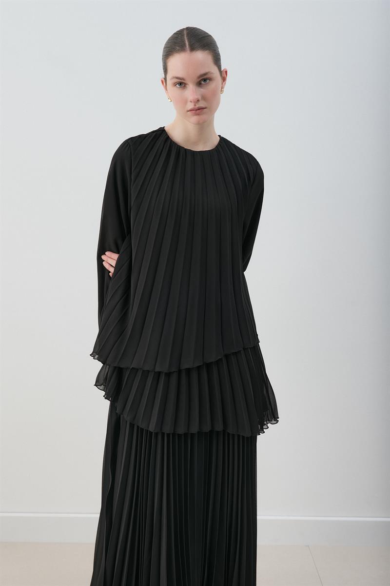 MIORI VALERIN PLEATED DRESS BLACK